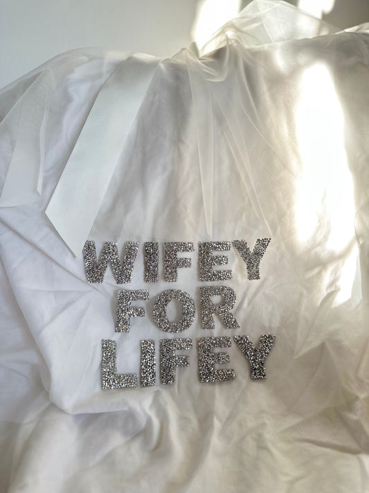 Wifey For Lifey Crystal Letter Embellishment Bow Veil | Bridal Hen Party Veil